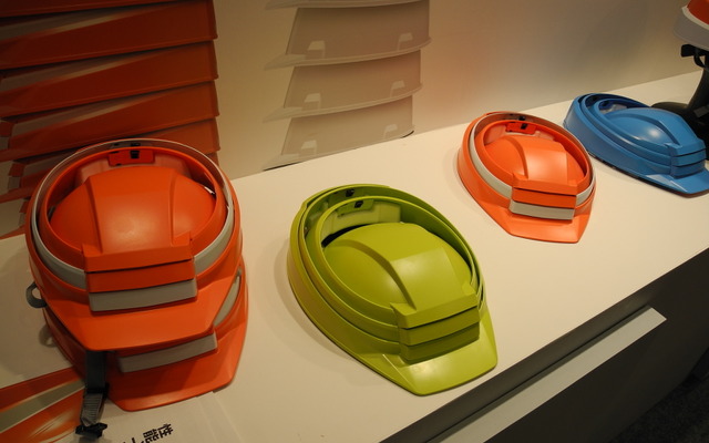 DICプラスチックのたためるヘルメット「IZANO」