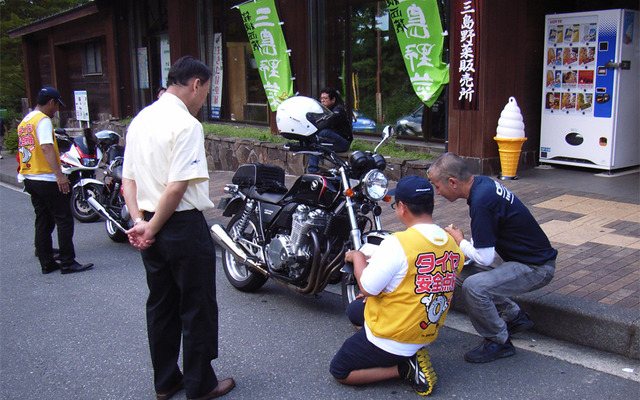 ダンロップ、二輪車用タイヤの安全点検（昨年の模様）