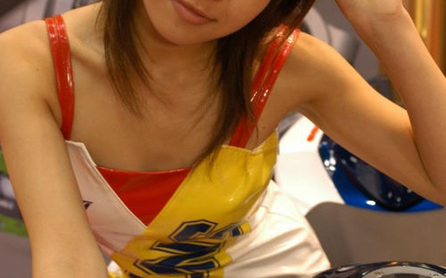 【東京モーターショー05】コンパニオン写真蔵…その58、ドキッ