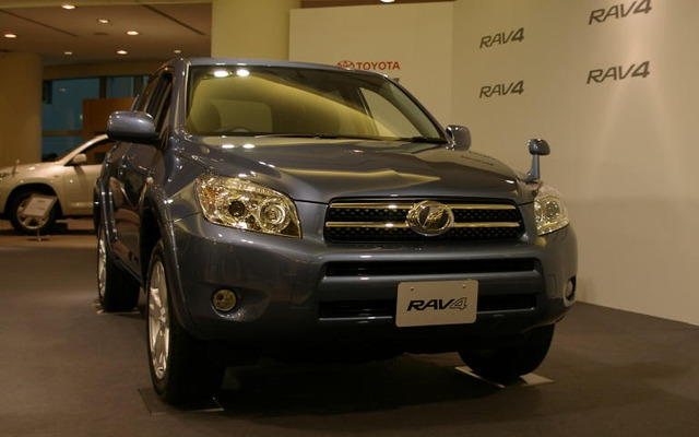【トヨタ RAV4 新型発表】世界市場でライバルに対抗