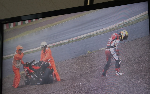 【鈴鹿8耐】レジェンド オブ ヨシムラ 青木、序盤で大クラッシュ…シュワンツ・辻本の戦い終わる