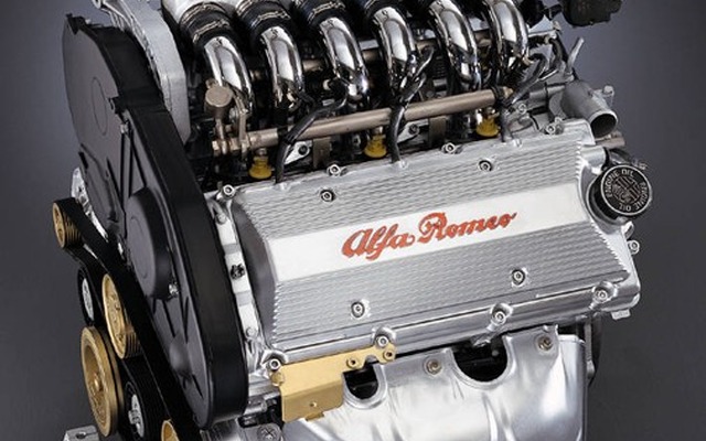 えーっ! アルファのV6エンジンが姿を消す!!