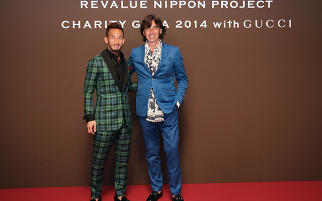 左から、中田英寿氏とグッチCEOのパトリツィオ・ディ・マルコ氏