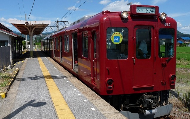 養老鉄道は9月21日にダイヤ変更（改正）を行うと発表。写真は揖斐駅で発車を待つ養老鉄道の電車