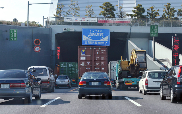 燃費の良い走りをすることで、安全運転だけでなく渋滞の緩和にもつながる