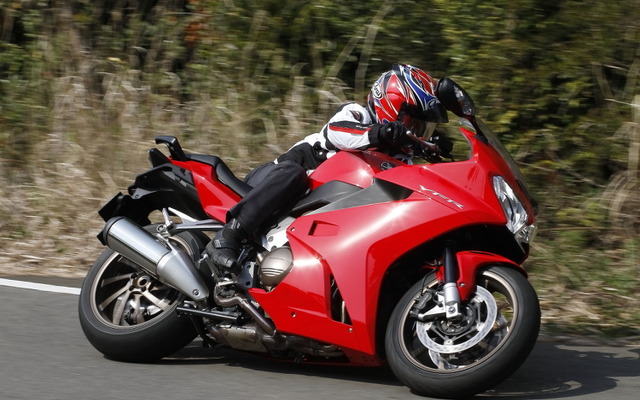 ホンダ VFR800F（和歌山 利宏）