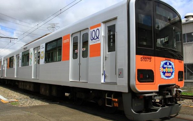 東上線で運用されているラッピング車「キャラクタートレイン」。同線の開業100周年を記念した乗車ツアーが9月23日に行われる。