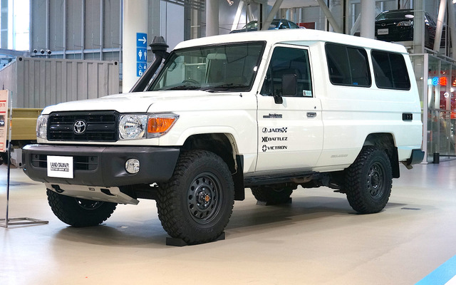 トヨタ ランドクルーザー78 トゥループキャリア