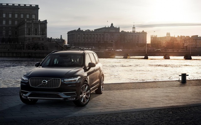 新型 ボルボ XC90 のファースト エディション