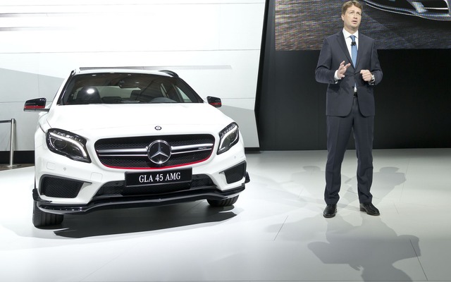 メルセデスベンツ GLA45 AMG 4マチック（モスクワモーターショー14）