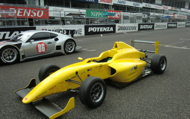 FIA-F4マシン「F110」がお披露目された。