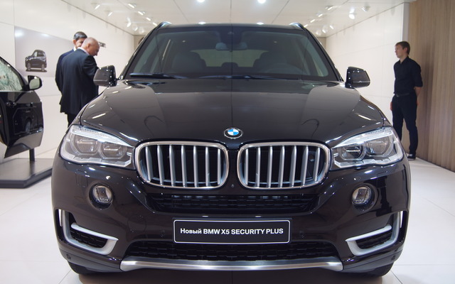 BMW　X5 セキュリティプラス（モスクワモーターショー1）)