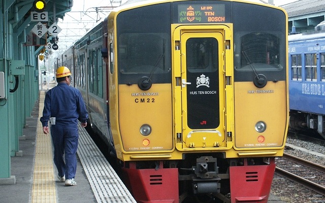 博多～ハウステンボス間で運転されている特急『ハウステンボス』。秋期は計332本を増発する