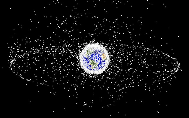 静止軌道のスペースデブリ（宇宙ゴミ）の分布を示したイメージ。