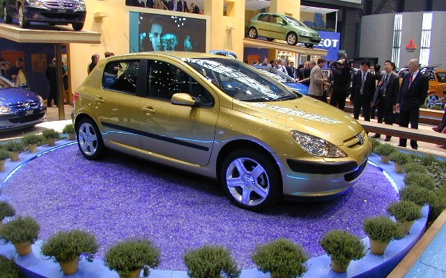 【ジュネーブ・ショー2001続報】やっぱりフランス車はこうでなくちゃ