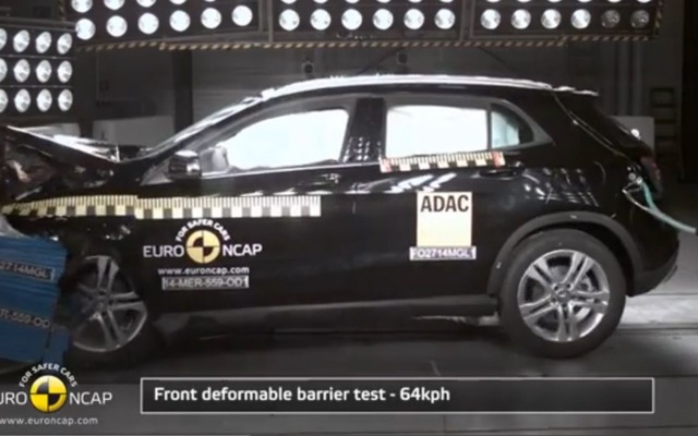 メルセデスベンツ GLA のユーロNCAP衝突テスト