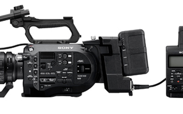 左から「PXW-FS7K」「XDCA-FS7」「HXR-IFR5」「AXS-R5」