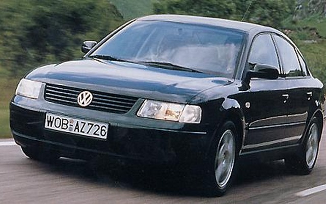 VW『パサート』、MCでレザーシート、カーナビ、HIDランプ採用