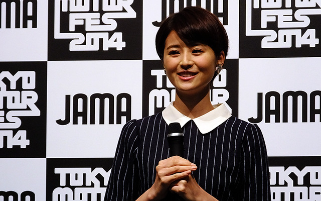 東京・台場で10月11～13日に開催される「Tokyo Motor Fes 2014」（日本自動車工業会主催）のCMに出演している鈴木ちなみ