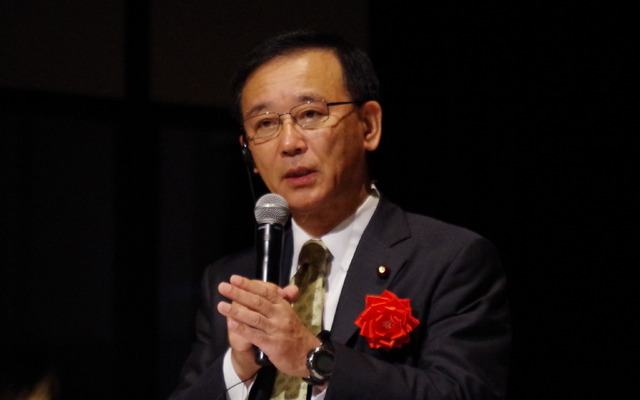 谷垣禎一日本サイクリング協会会長（自民党幹事長）