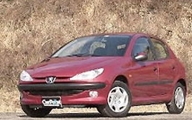 人気上昇中のプジョー22車種をカービューで