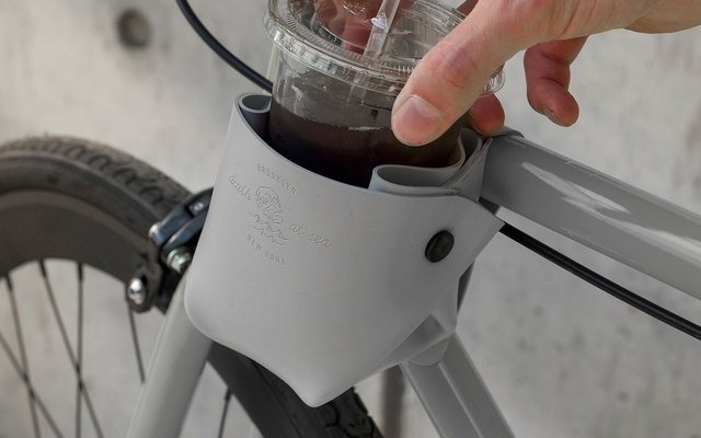 カップコーヒーに便利　フレームに取り付ける自転車用カップホルダー登場