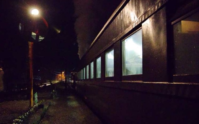 大井川鐵道が10月18日に運行する「夜行列車」は、かつての普通列車『ながさき』のイメージで運転される。