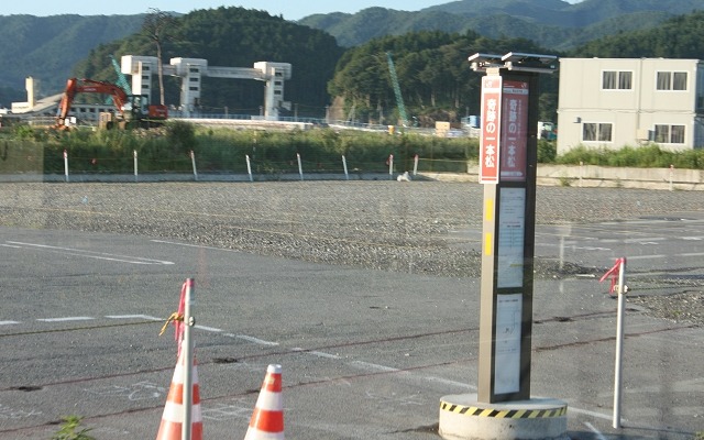 大船渡線BRTの臨時駅として設置された奇跡の一本松駅。10月1日から常設駅に昇格する。