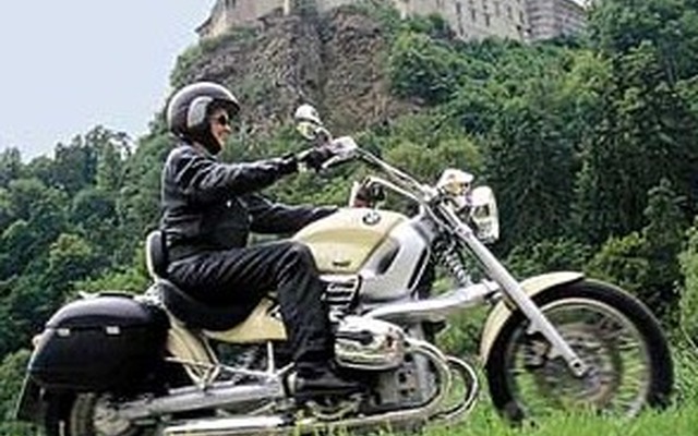 【改善対策】BMW『R1200C』の後部座席が飛んでくる?