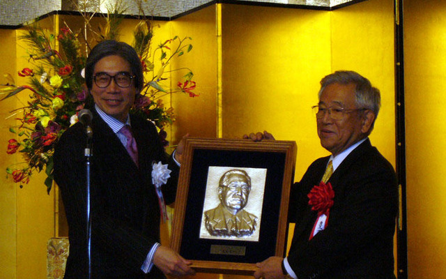 豊田トヨタ名誉会長が財界特別賞受賞