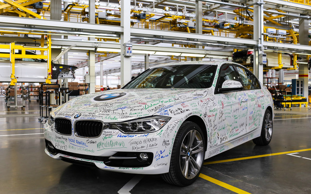 BMWグループのブラジル新工場からラインオフした3シリーズ