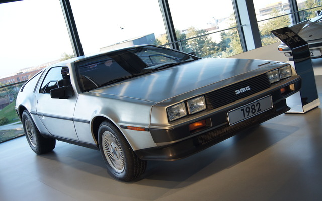 デロリアン・DMC-12（参考画像）