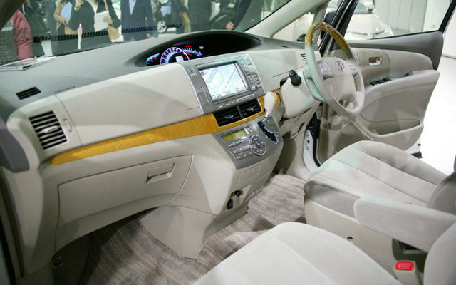 【トヨタ エスティマ 新型発表】よく見て使ってみると…インテリア
