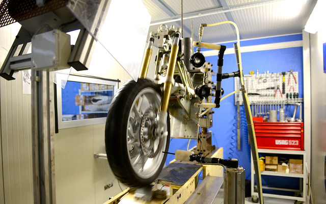 ZF 二輪車用サスペンション工場