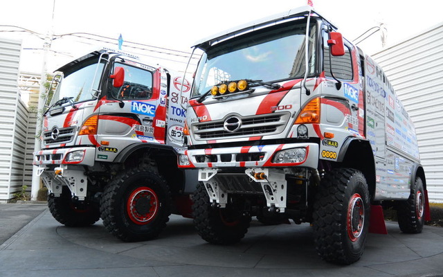 日野チームスガワラ 参戦車両（右が1号車）