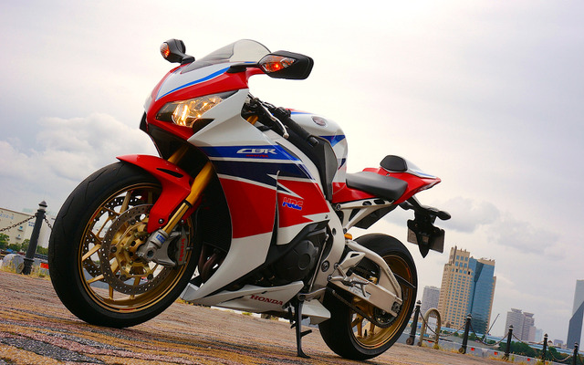 ホンダ CBR1000RR SP