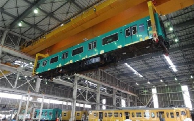 網干総合車両所の一般公開は11月3日実施。大型クレーンによる車体移動の実演などが行われる。