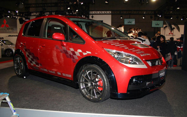 【東京オートサロン06】三菱 コルト バージョンR …ホットハッチの選択肢