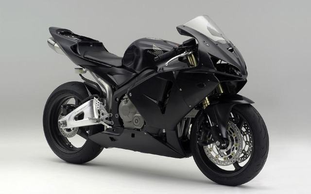 ホンダ CBR600RR レースベース車の2006年型モデル発売