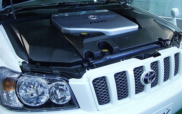 燃料電池---ダイムラー・クライスラー対トヨタ=GM連合の対決姿勢鮮明