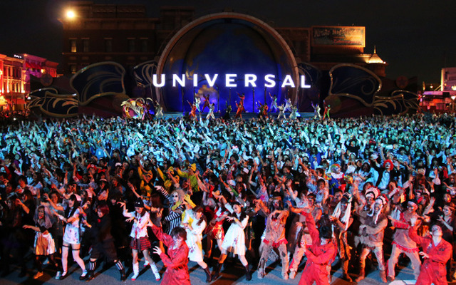 USJのハロウィン・スペシャルイベント「スペシャル・ゾンビ・モブ」の様子