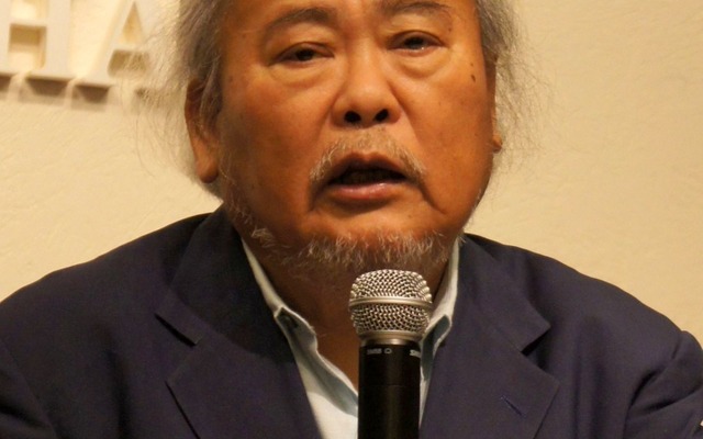 徳大寺有恒氏（『2011年版間違えだらけのクルマ選び』が発売された際の記者会見）