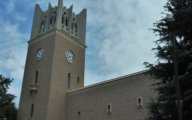 早稲田大学