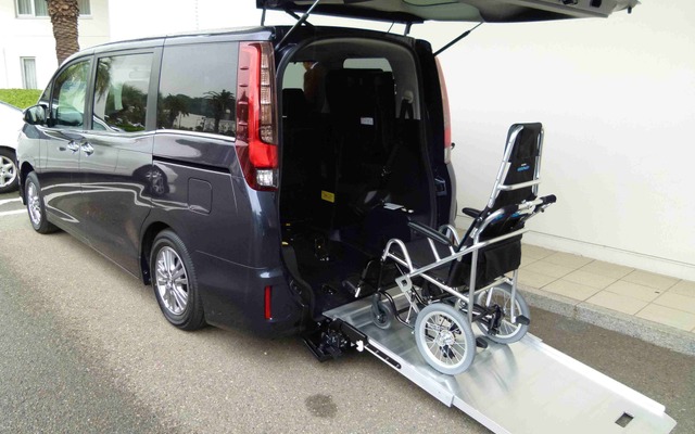 トヨタ エスクァイア 車いす仕様車 ＆ ウェルチェア