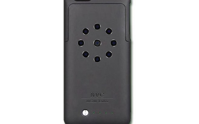 ケースだけあって基本的にiPhone6/6 Plusのサイズ（厚さは未発表）。定価は249USドルになる予定（画像はkickstarterより）。