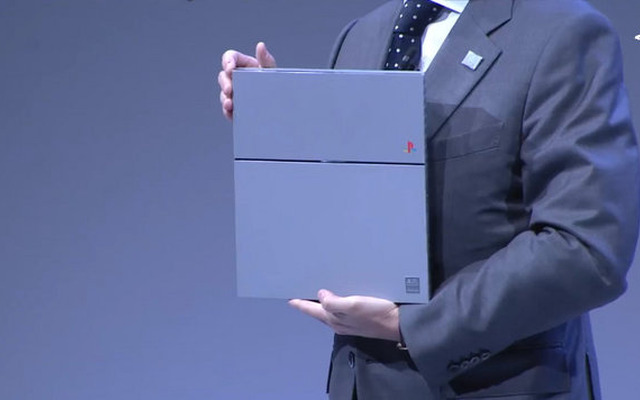 “初代プレステ”カラーのPS4が全世界12,300台限定で発売決定