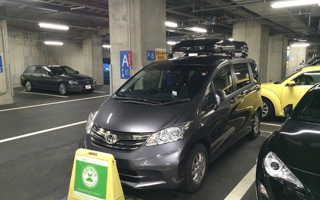 ルーフボックス、車内カラオケ搭載のウィンタースポーツ対応車両