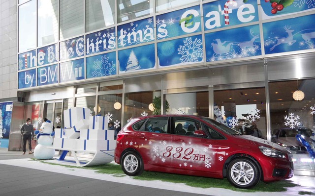 東京・六本木ヒルズカフェ/スペースに期間限定オープンする「The Blue Christmas Cafe by BMW」