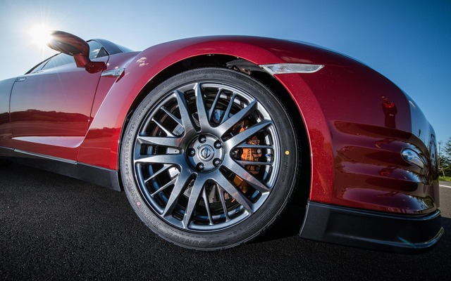 日産 GT-R 2015年モデルが採用する、ダンロップ・SP SPORT MAXX GT600 DSST CTT