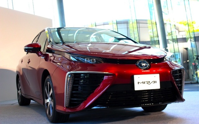 トヨタ MIRAI